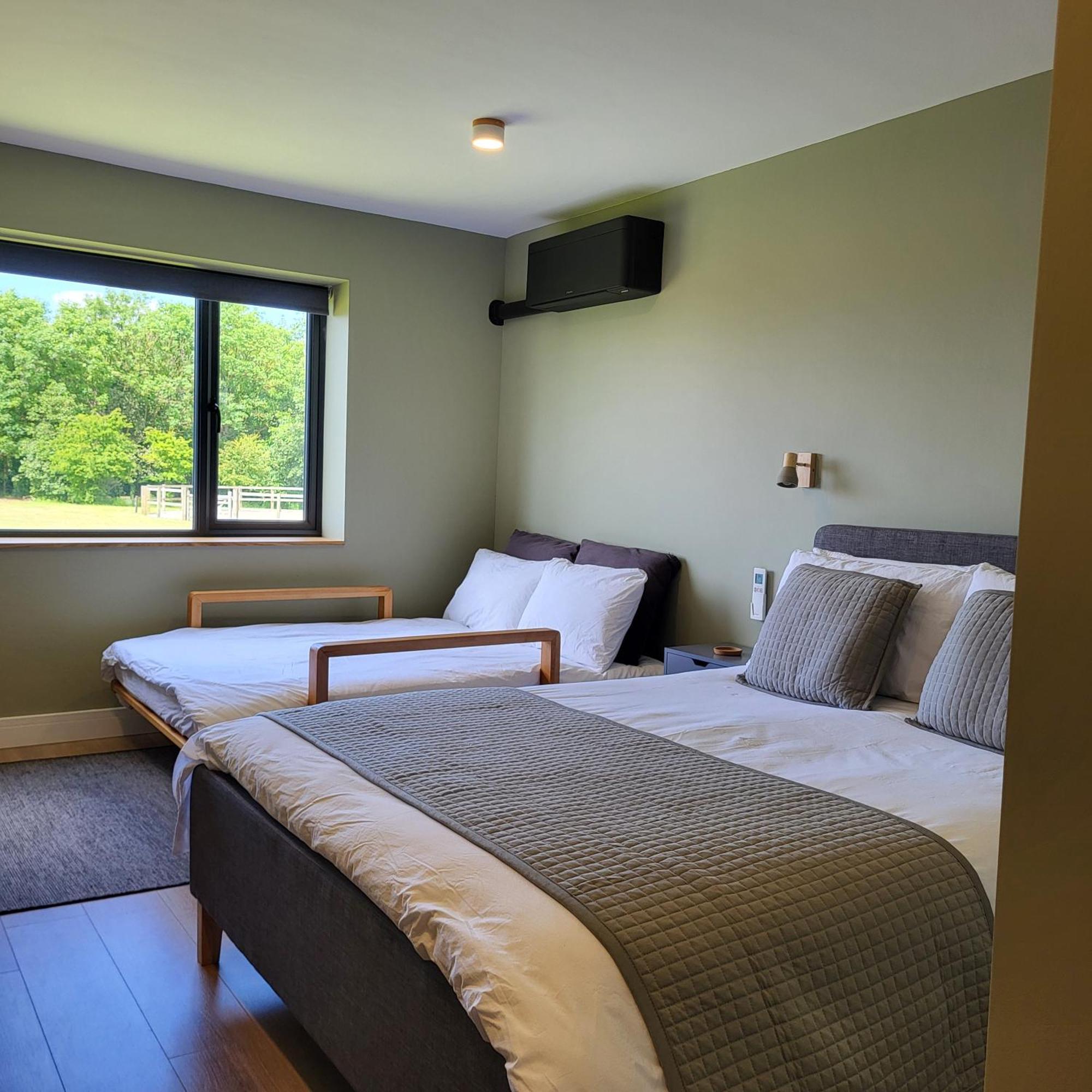Open Acres Accommodation And Airport Parking Backwell Buitenkant foto